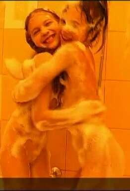 [洋萝莉]姐妹花一起开淫乱派对-22